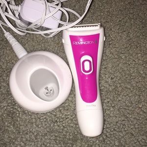 Remington wet/dry electric razor